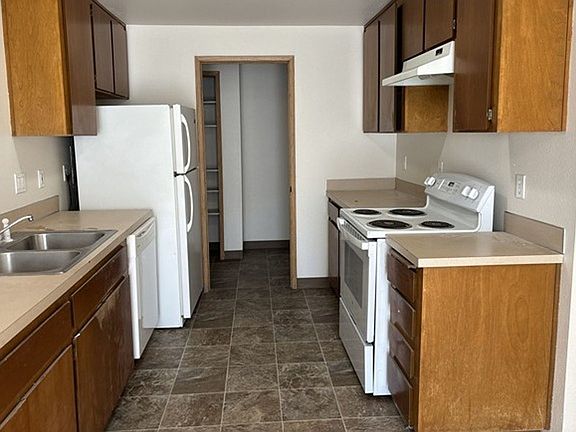 4th image of 377-379 Shamrock St #377