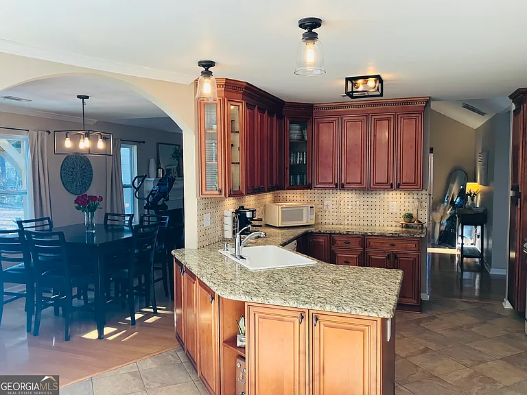 328 Vendella Cir — Photo 3