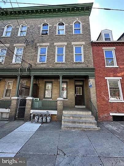 1st image of 318 S Queen St