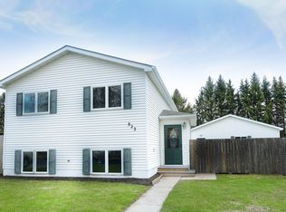 823 20th St NW, East Grand Forks, MN 56721