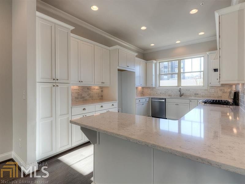 1st image of 312 Lantana Ln #19