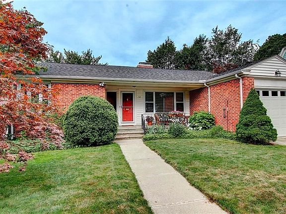 2nd image of 52 Lorraine Ave