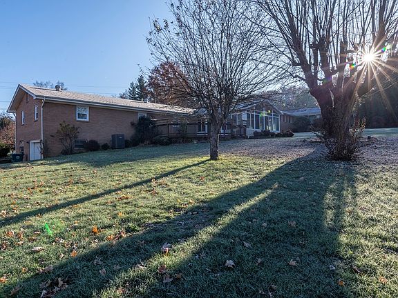3rd image of 119 Quillen Dr