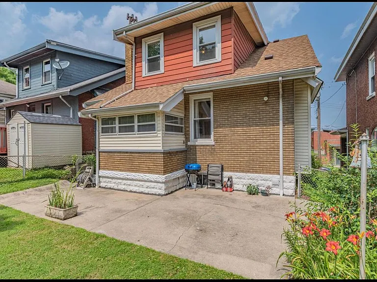 1839 Jefferson Ave — Photo 32