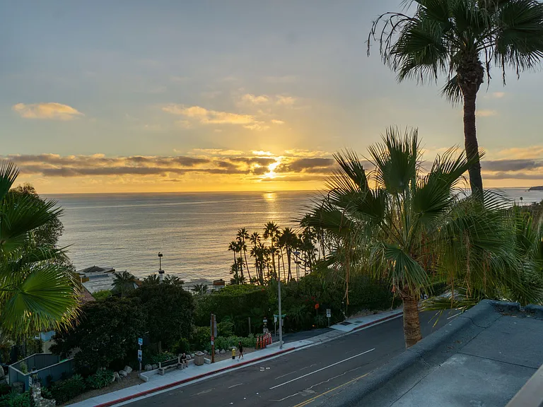 Ocean Edge @ Laguna Beach — Photo 1