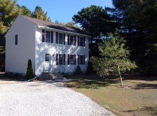 1 Oshay Ln, Wood River Junction, RI 02894