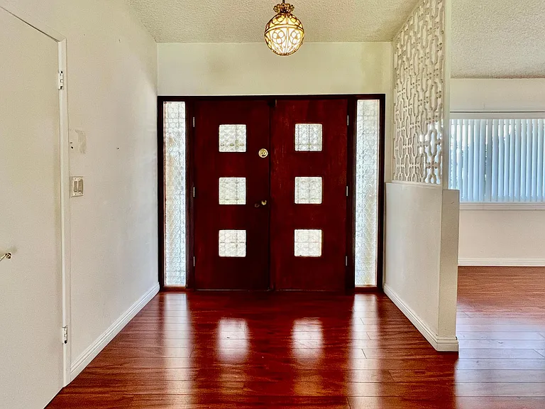 6725 Lennox Ave — Photo 9