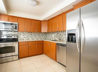 601 Three Islands Blvd APT 317, Hallandale, FL 33009