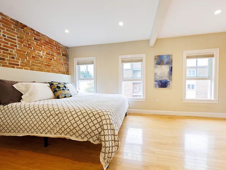 762 E 6th St #3 — Photo 7