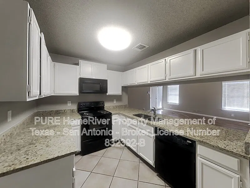 3 bed, 2.0 bath, 1260 sqft, $1,525 — Photo 2