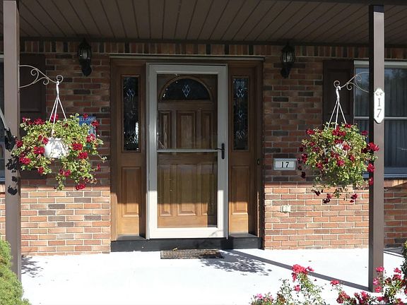 4th image of 17 Gleneagles Blvd