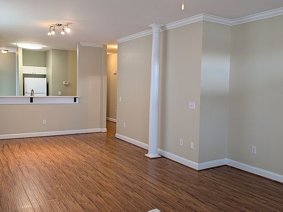 5th image of 12 Oakhurst Ave Unit 12A