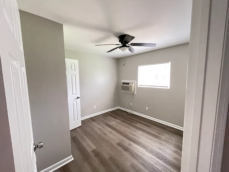 University Crossings Apartments — Photo 22