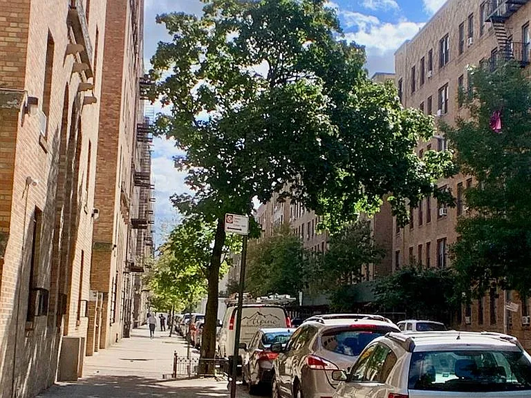 Cruger Ave — Photo 1