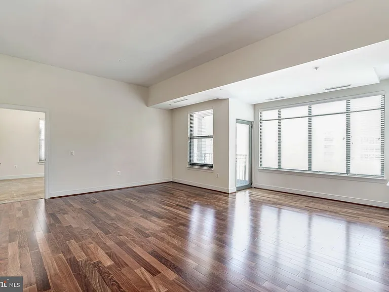 2425 L St NW #736 — Photo 13