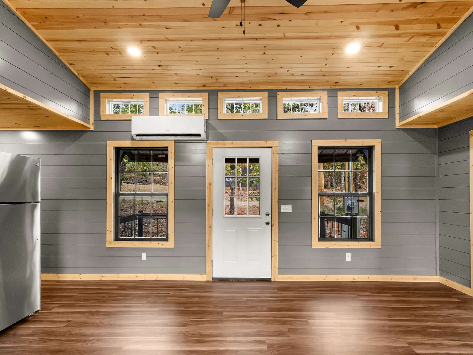 303 S Cable Rd — Photo 1