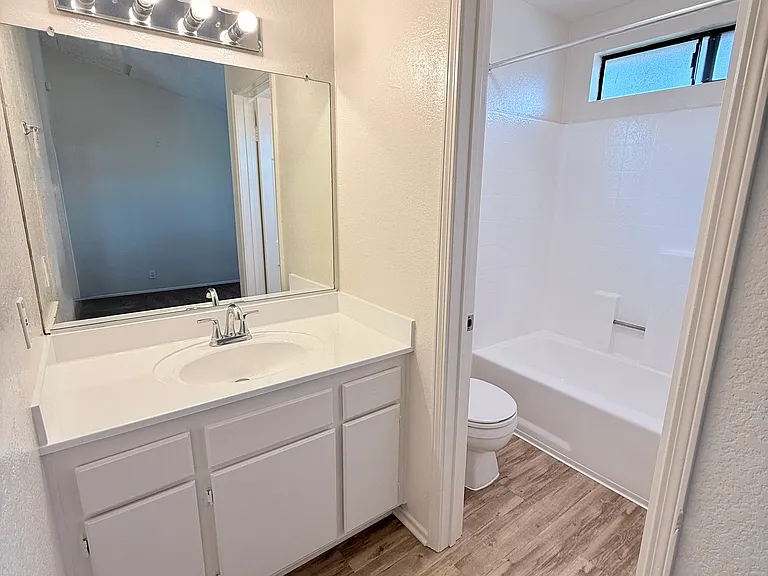 1207 Mira Mar Ave #204 — Photo 11