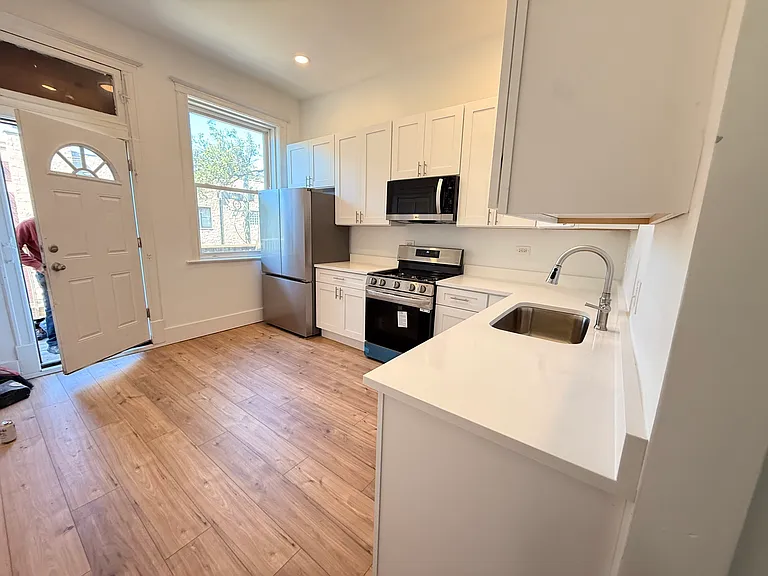 1024 W Belmont Ave #3 — Photo 9