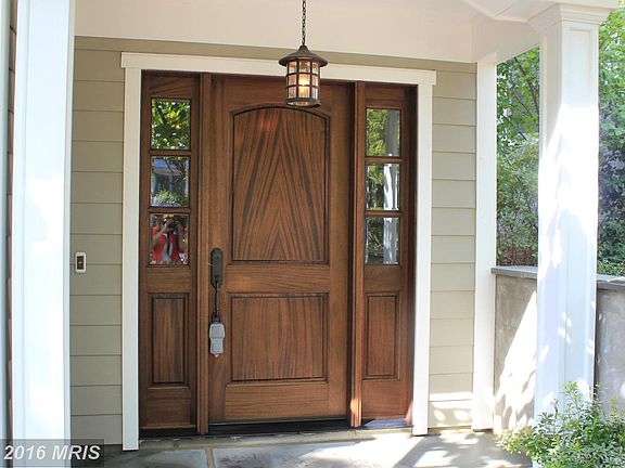 3rd image of 135 Monticello Ave