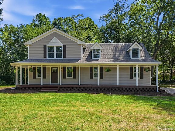 2nd image of 25980 Lyman Ln