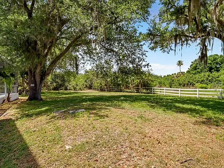 7447 Hawkins Rd — Photo 10