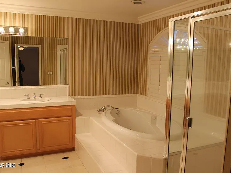 2033 Yellowthroat Pl — Photo 17