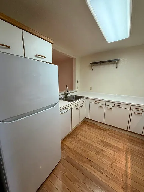 2 bed, 2.5 bath, 1196 sqft, $4,500 — Photo 4