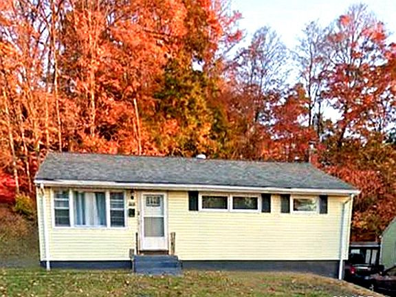 3rd image of 169 Country Club Road