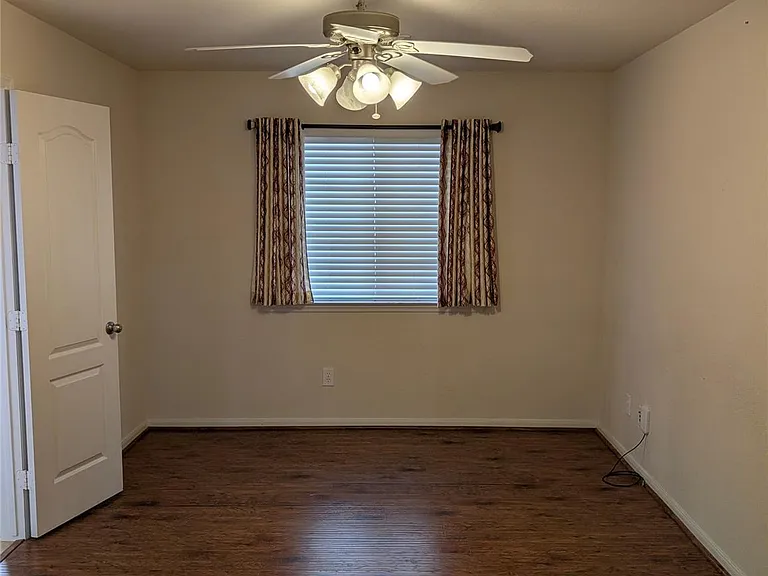 8018 Emperors Pass — Photo 18