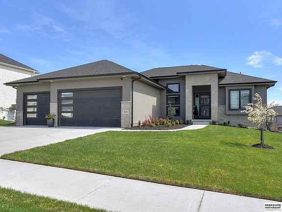 2nd image of 3015 N 182nd St
