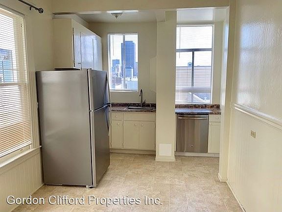3rd image of 517 Greenwich St
