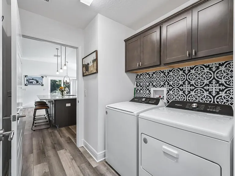1393 Daniel Way — Photo 35
