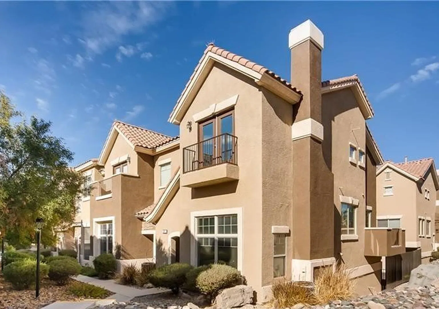 Green Valley Townhouse — Photo 1