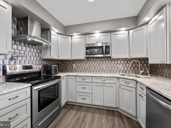 3800 Powell Ln APT 1129, Falls Church, VA 22041