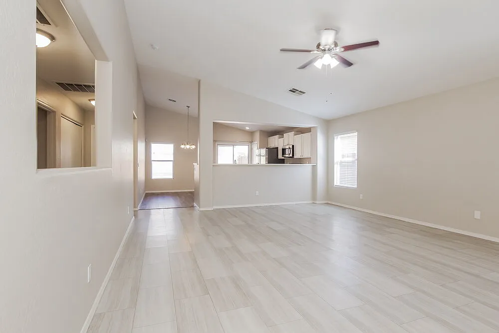 4 bed, 2.0 bath, 1603 sqft, $1,880 — Photo 4