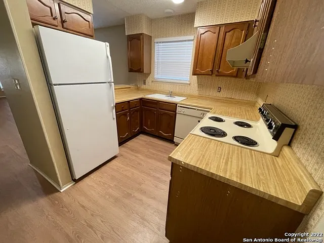 14412 Castlebury Dr — Photo 5