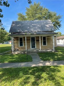 329 E Warren St, Moweaqua, IL, 62550