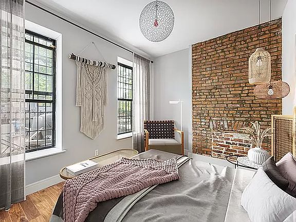 5th image of 1041 Jefferson Ave #1