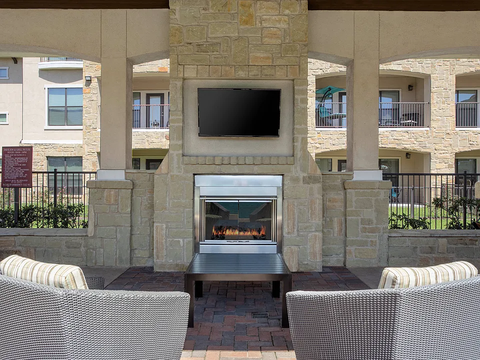 Outdoor Fireplace Retreat at Allora Bella Terra