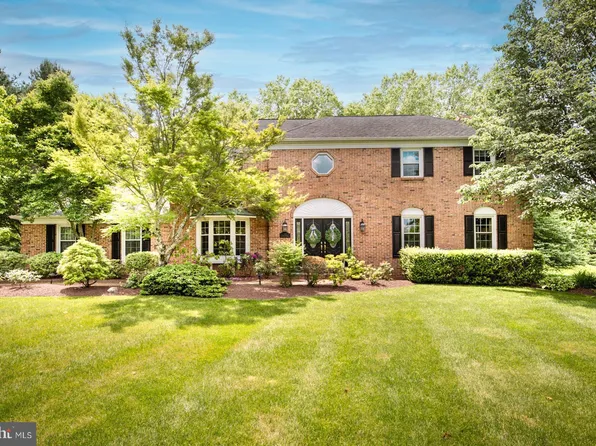 1050 Grenoble Rd, Ivyland, PA 18974