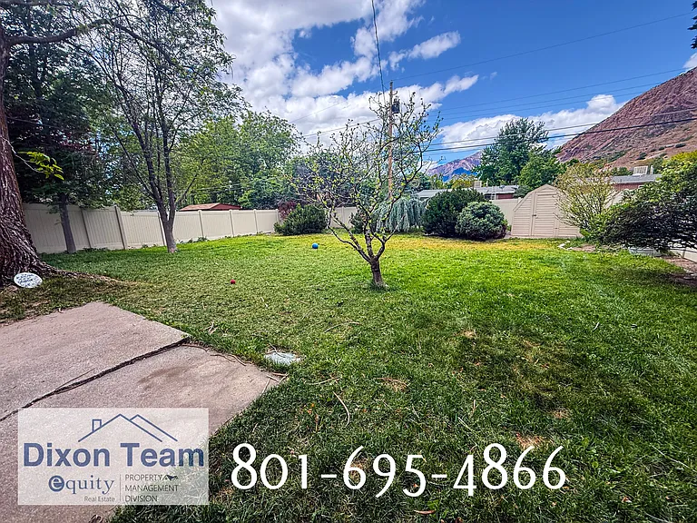 1230 Douglas St — Photo 19