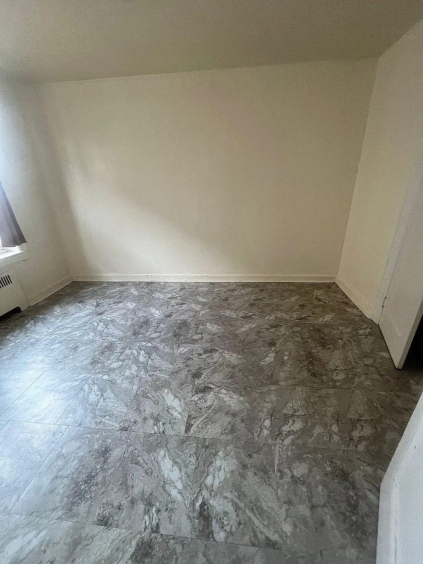 Building Photo - 129 Schofield St #6C