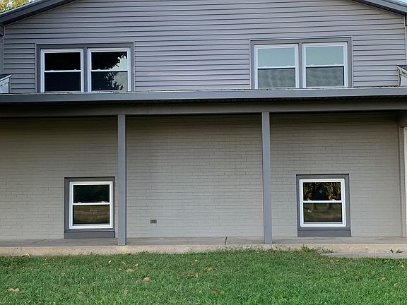 3rd image of 301 Pleasant Ave