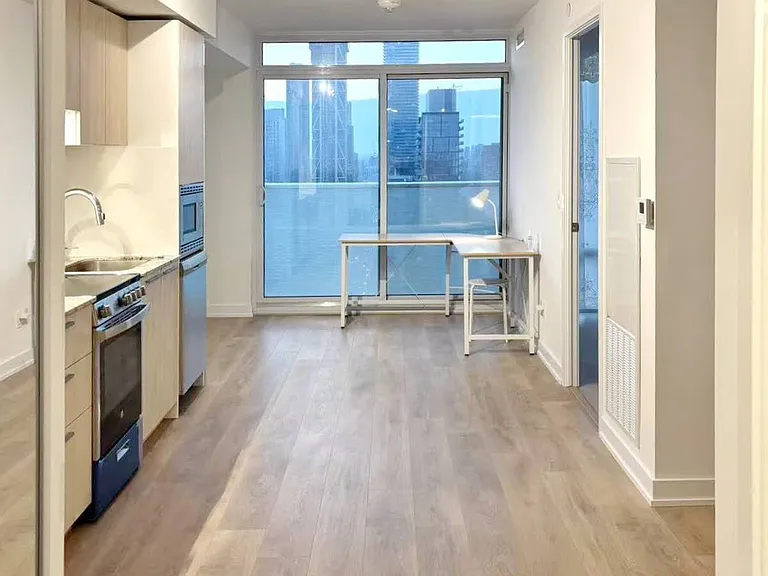 501 Yonge St #4103 — Photo 5