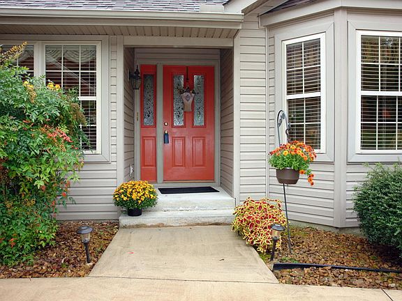 3rd image of 14 Ivydale Ln