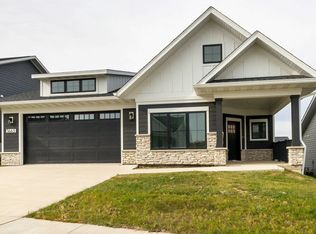 3665 Vintage Ln, Dubuque, IA 52002