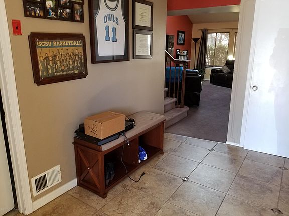 4th image of 42 Front Ct