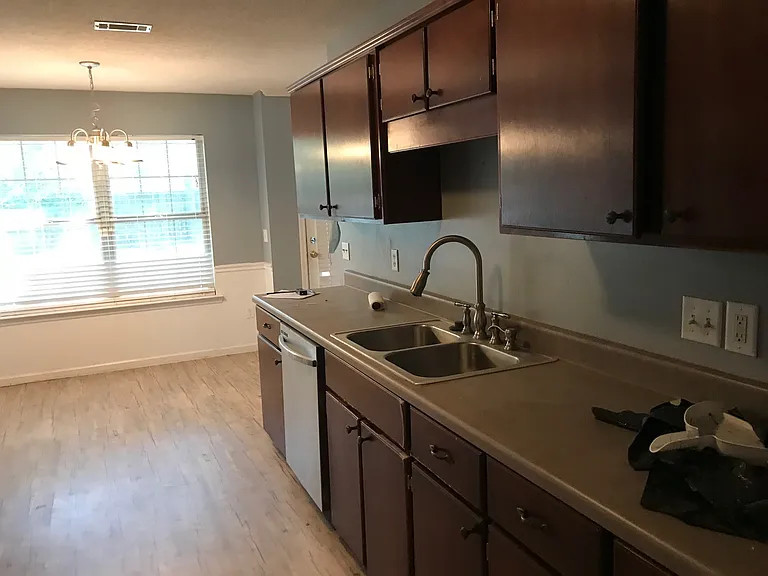 427 Lancaster Loop — Photo 8