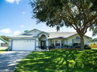 400 Gilbert Dr NE, Palm Bay, FL 32907