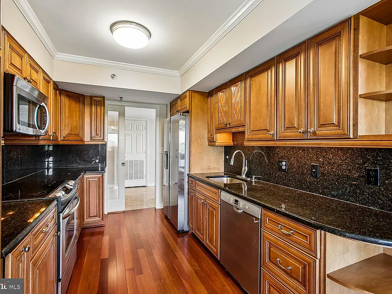 5809 Nicholson Ln #1001 — Photo 24
